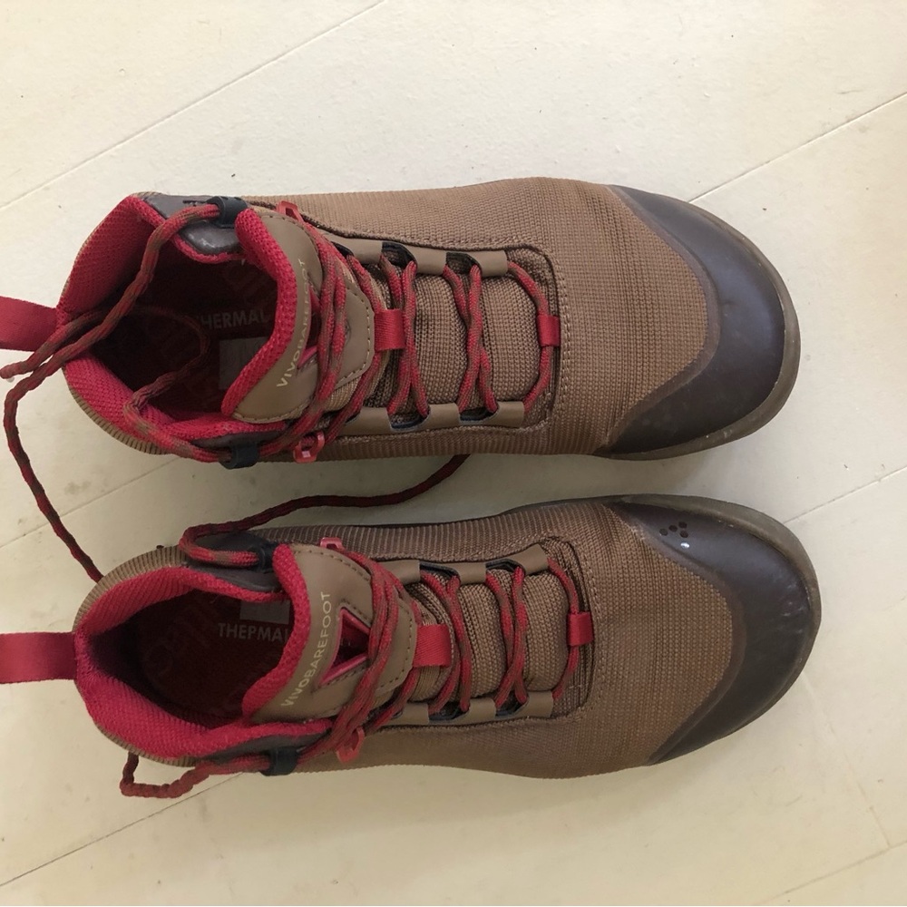 Vivo barefoot hiker, firm ground, size 38, barely worn